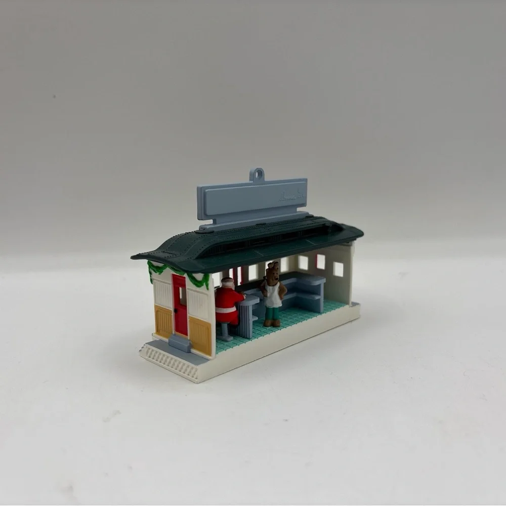 Hallmark‎ Keepsake Ornament Dated 1990 Donder’s Diner Handcrafted